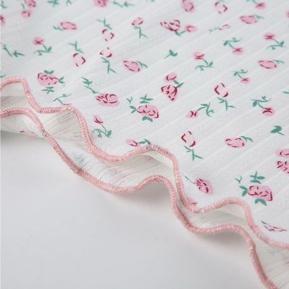 White Coquette Floral Lace Trim V-Neck Cami Romper - Sz. M - Picture 6 of 11